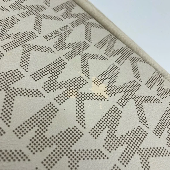 Michael Kors Laptop Case - Picture 5 of 14